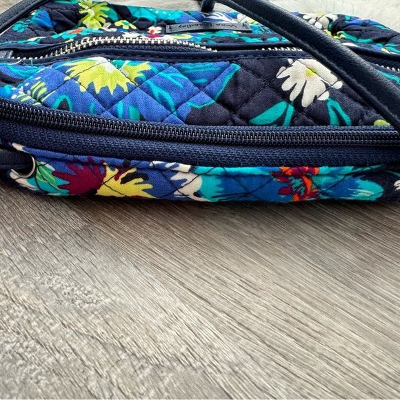 NWT VERA BRADLEY Iconic RFID Little Crossbody Moonlight Garden - Picture 7 of 9